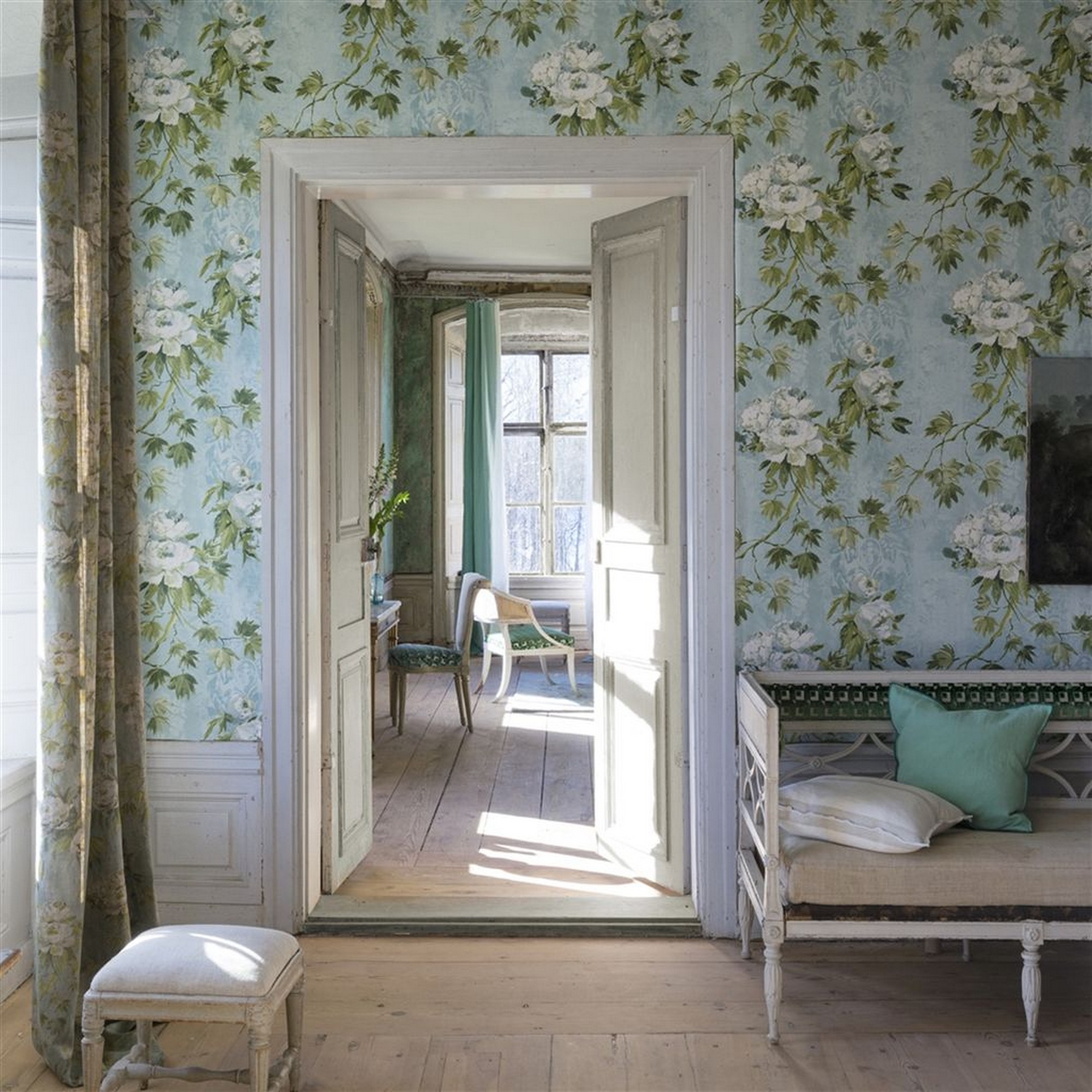 Floreale Wallpaper Pdg673 By Designers Guild In Celadon Multi